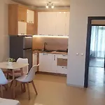 Central Beach Ravda Apartments *