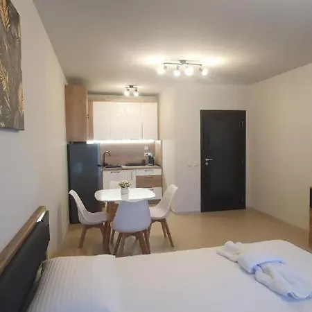 Central Beach Ravda Apartments 아파트 *