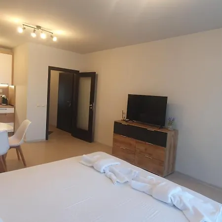 Central Beach Ravda Apartments 라브다