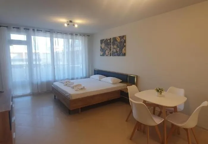 Central Beach Ravda Apartments Апартамент