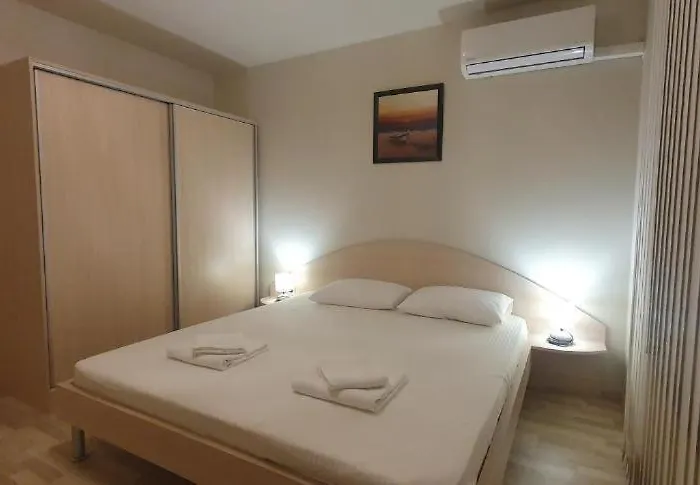 Central Beach Ravda Apartments Апартамент Равда