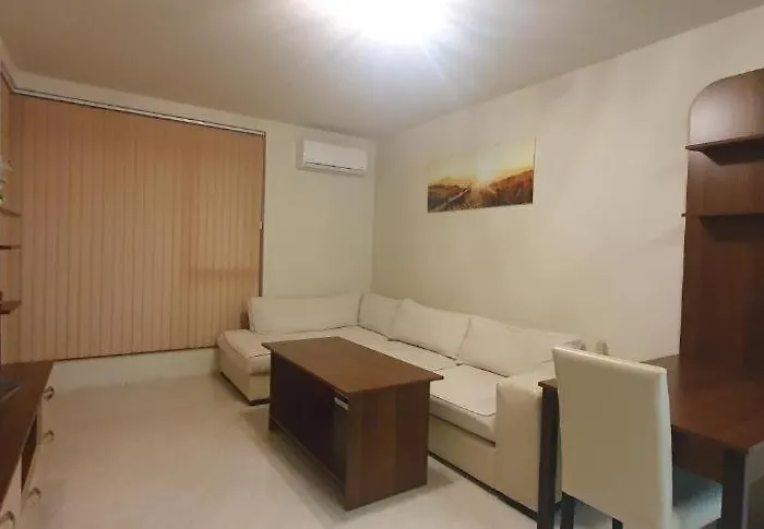 Central Beach Ravda Apartments Апартамент *