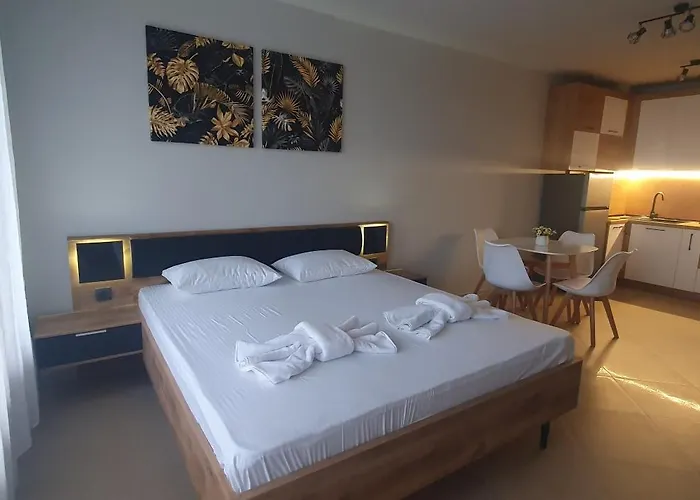 Central Beach Ravda Apartments Равда