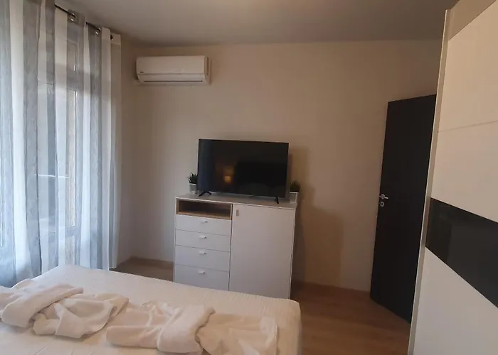 Central Beach Ravda Apartments * Равда